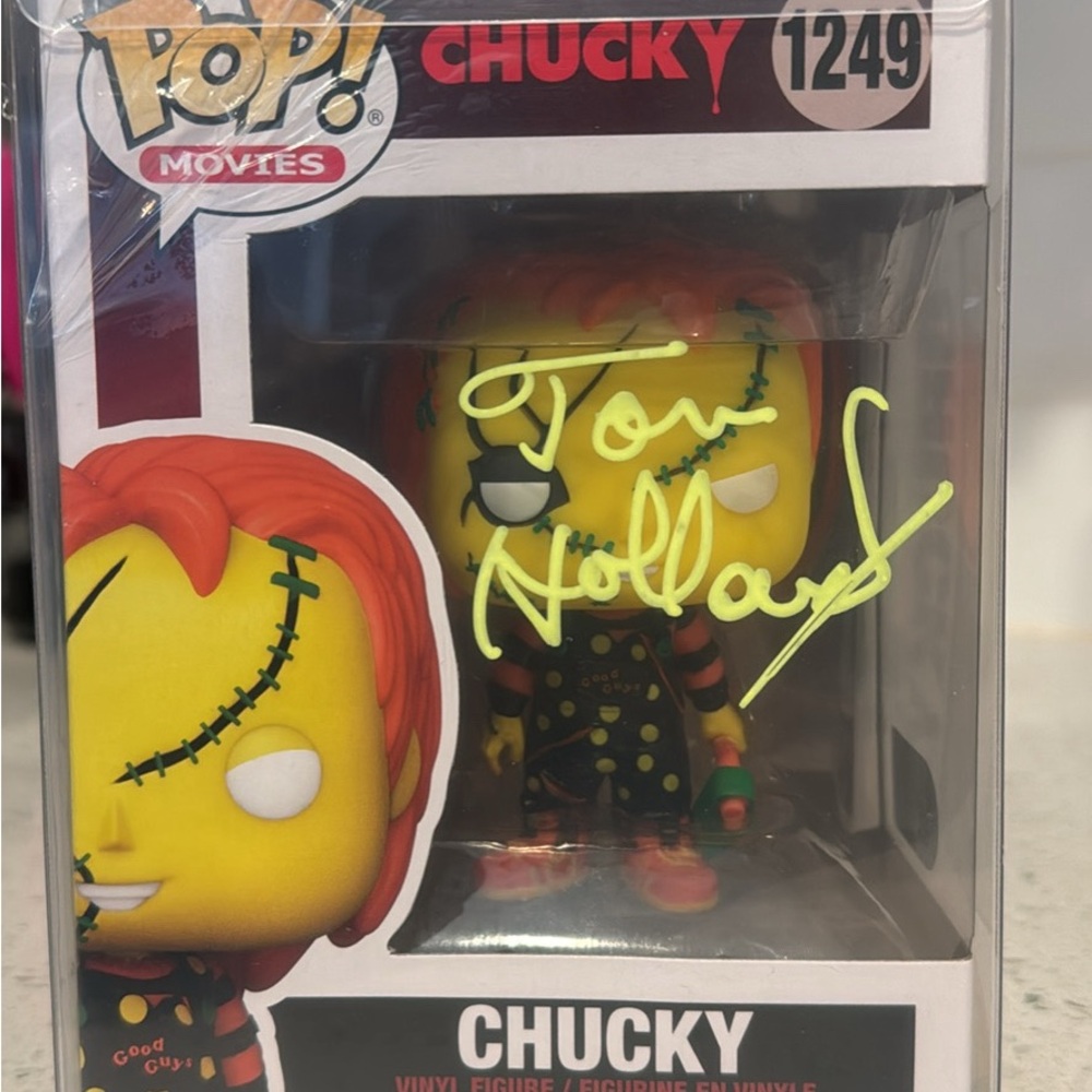 Funko Pop! Movies Chucky Vinyl Figure - Red and Yellow